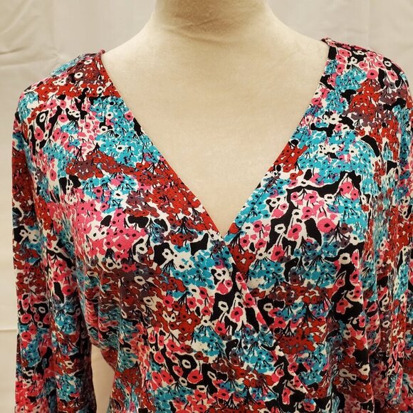 NWT PARAPHRASE SZ XL Floral wrap style Rayon Stretch V-neck Red Pink Blue Dress - Picture 5 of 9